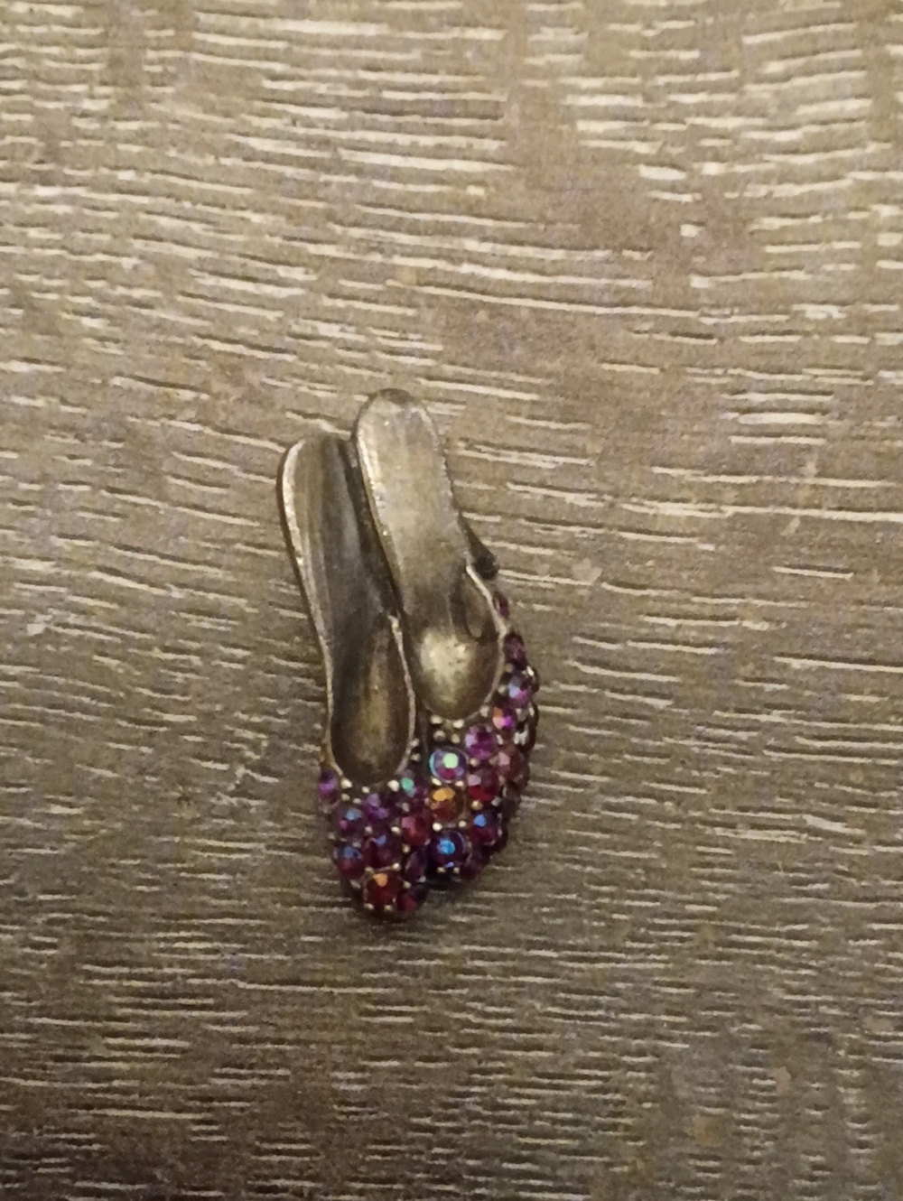 SMALL RHINESTONE PIN BROOCH HIGH HEELS stiletto 1  1/8 x 5/8 in.